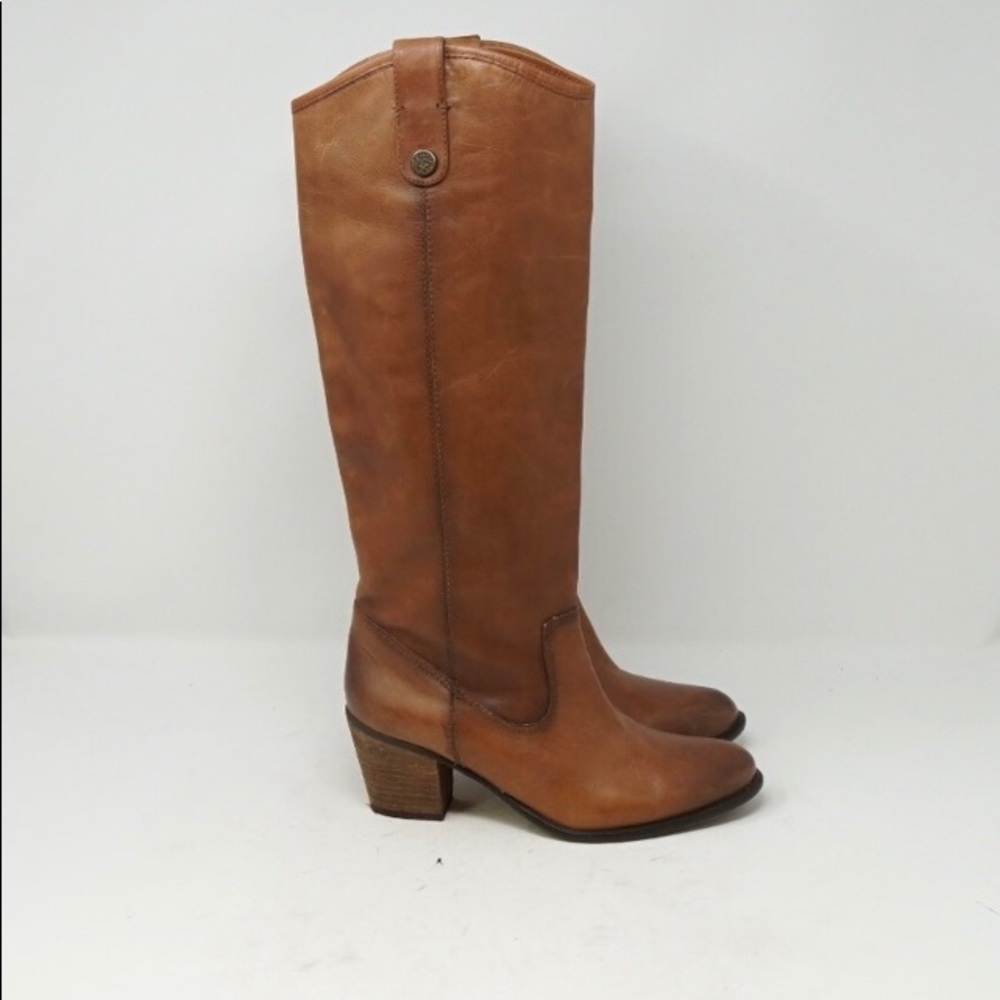 Vincent Camuto knee High Boots. Size 7/37.